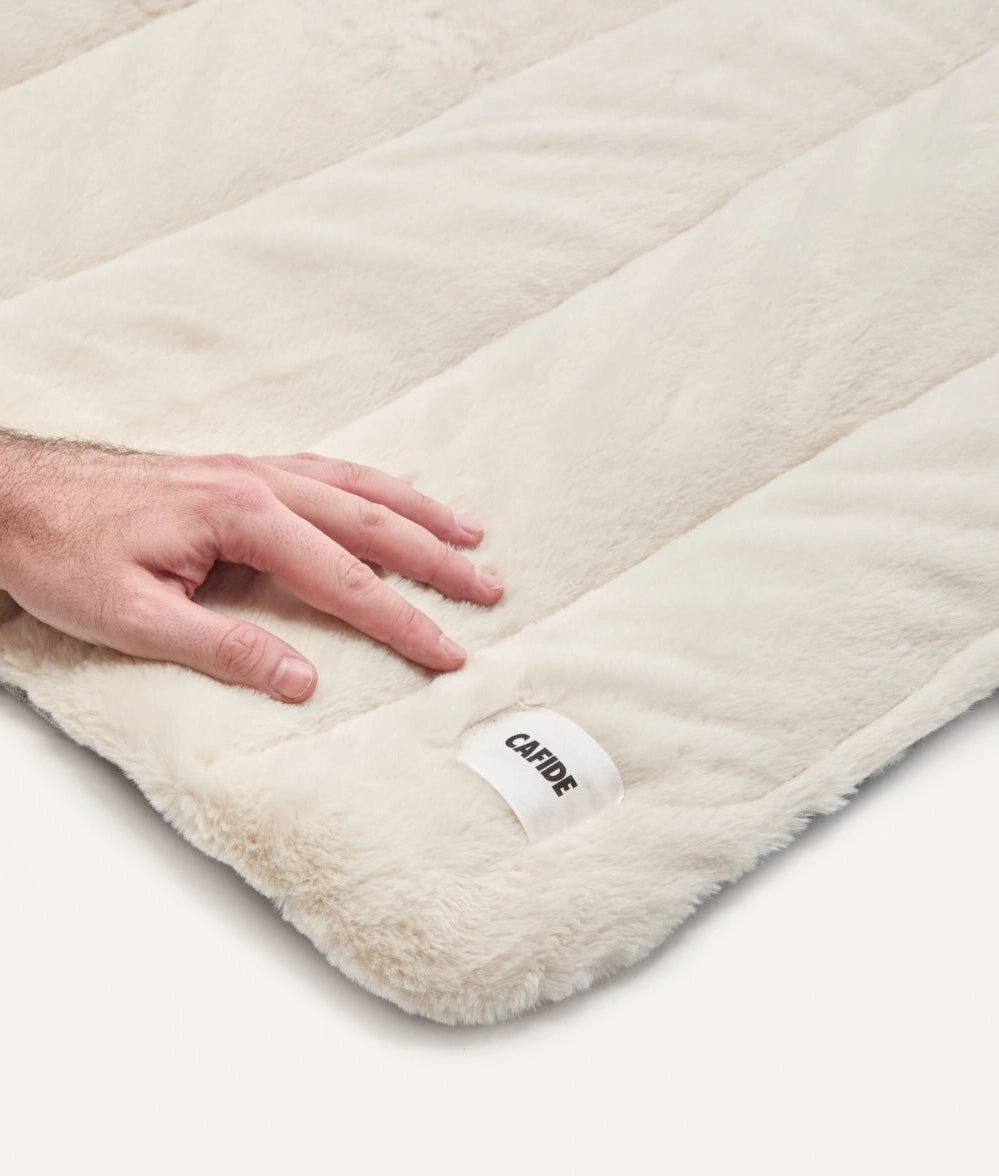 Lit portable pour chien en tissu effet fourrure