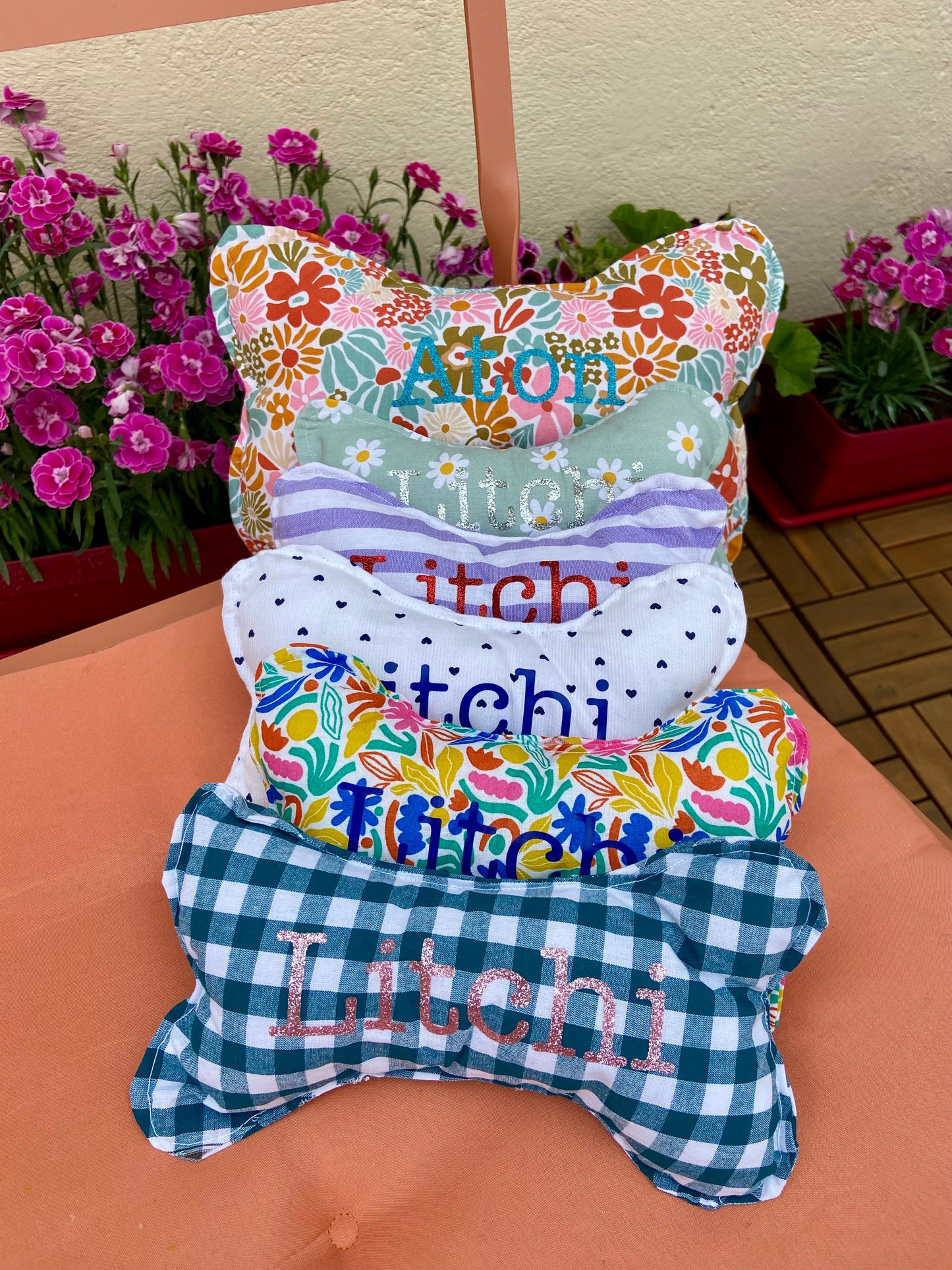 Os personnalisable pour chien - motif fleuri