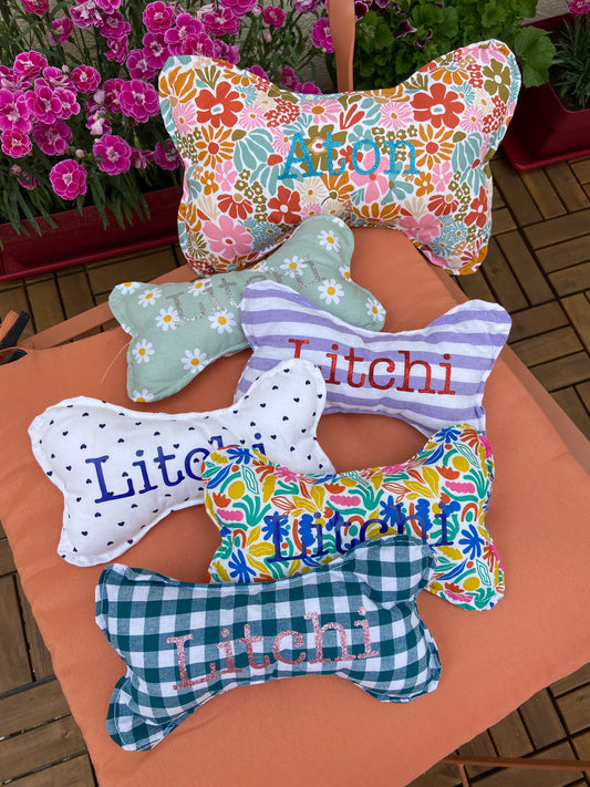 Os personnalisable pour chien - motif coeurs